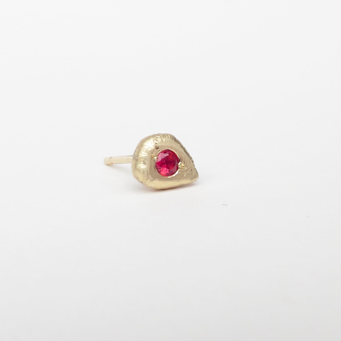 Freeform 9ct gold stud with spinel