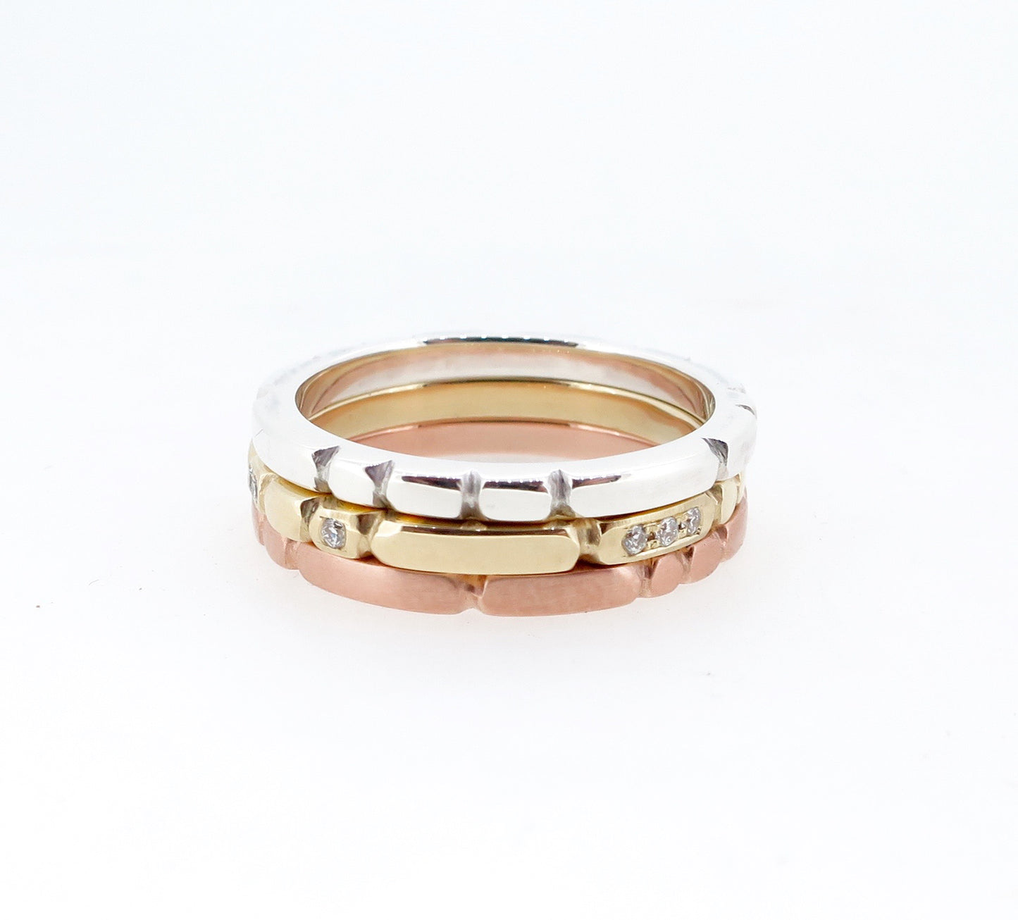 Sculpt gold band with diamonds