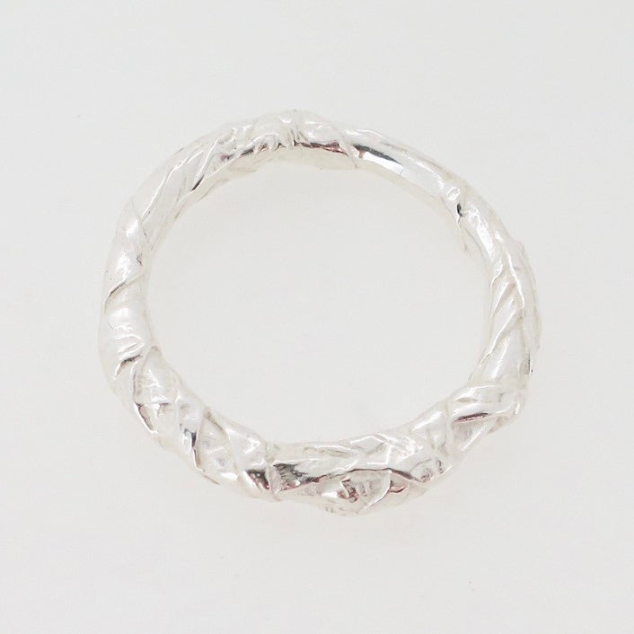 Woven ring silver
